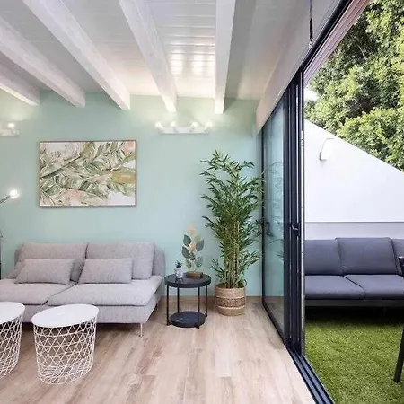 Sunnyland Atico Adelfas Apartment *